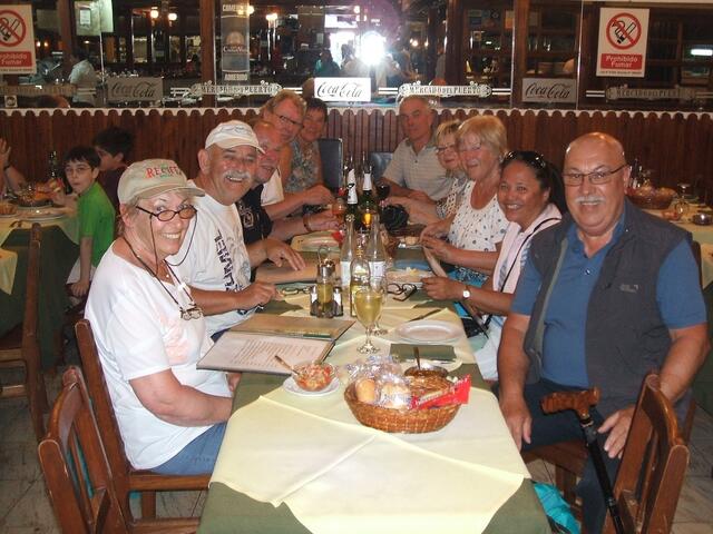 Die Churrasco-Fangemeinde erwartungsvoll