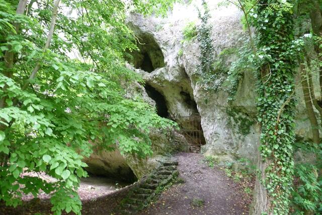 Höhlen gab es reichlich