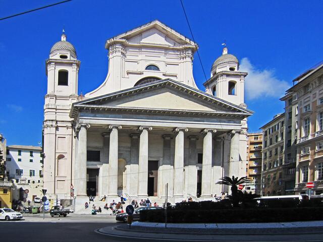 29.03.2012  Genova (Genua) - Italien.                               Piazza della Nunziata Genova.
Basilica della Santissima Annunziata del Vastato
Katholische Kathedrale.
Atemberaubend!
17. Jahrhundert.