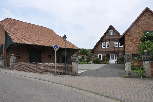 Hofeinfahrt in Almhorst; total sauber und geplegt