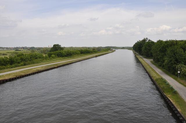 Blick auf den Mittellandkanal von der Lohnder Brücke
