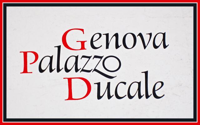 29.03.2012  Genova (Genua) - Italien. 
Piazza Raffaele de Ferrari.
„Das Herz und der Lebensmittelpunkt Genuas.“       Palazzo Ducale (Kulturzentrum). 
Ausstellungen, Tagungen, Konzerten, Boutiquen, Buchhandlungen und Cafés.