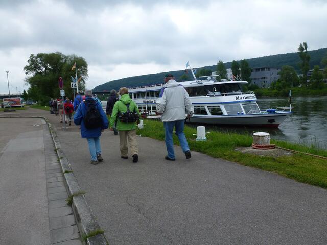 Donauanleger Kelheim - Abfahrt zum Kloster