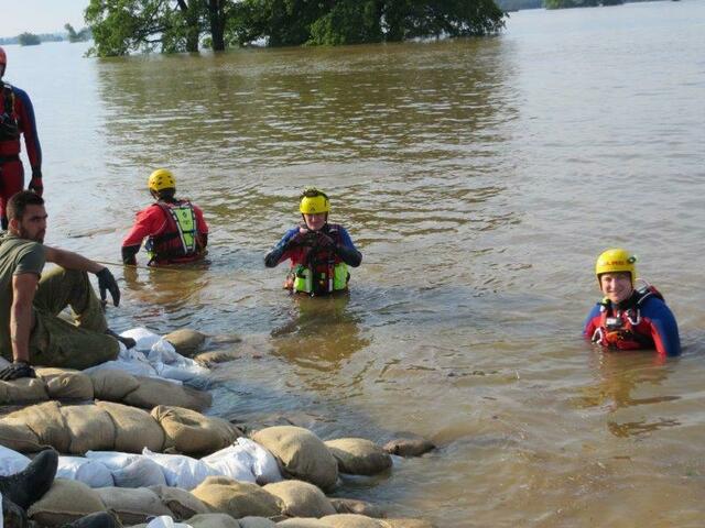3 Strömungsretter und 3 Taucher