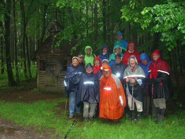 Vor der "Waldkapelle"