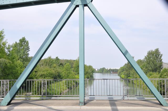 Kanalbrücke Letter