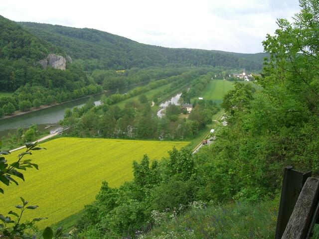 Blick von der Burgruine Randeck auf den Donau-Altmühl-Kanal
