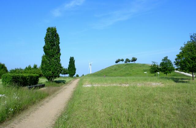 Die parkähnliche Anlage Agricole wurde von Kemal Louaffi zur Expo geschaffen.