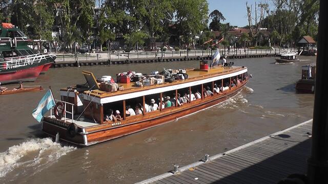 Ausflugsboot am Rio de la Plata