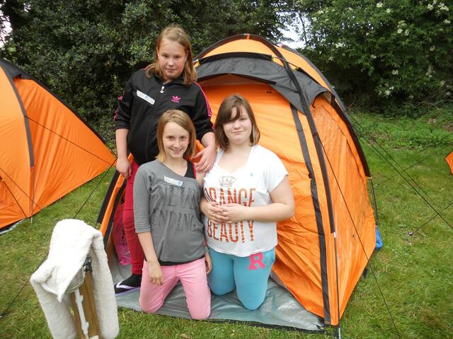 Zeltbesatzung: Laura, Virginia und Jaqueline