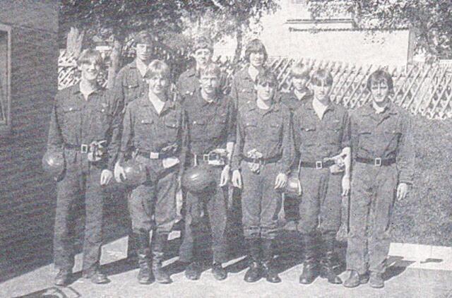 Als Vizekreismeister zur Hessenmeisterschaft 1983 v.l.n.r. R. Böttner, H. Krug, B. Schmitt, R. Wachtel, E. Dörr, E. Höck, M. Schick, D. Höck, St. Böttner und Jugendwart K. Bauerbach