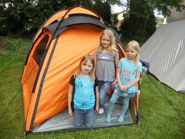Zeltbesatzung: Jamy, Loreen und Ashley