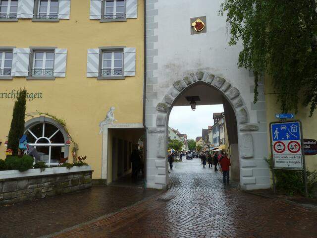 Das "Untere Stadt Tor "mit dem Wappen.