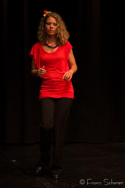 Tanz für Jung und Alt - ein großes Programm präsentierte Angelika Cordes mit Schülern ihres Studios  Tanztreff Augsburg dem Publikum im ausverkauften Augsburger Kulturhaus Abraxas