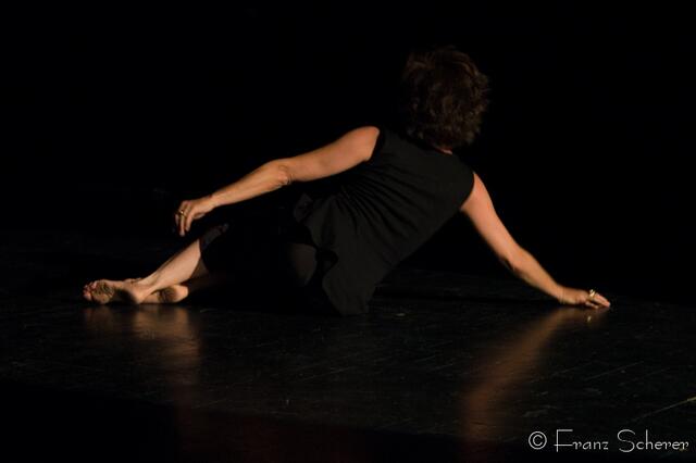 Tanz für Jung und Alt - ein großes Programm präsentierte Angelika Cordes mit Schülern ihres Studios  Tanztreff Augsburg dem Publikum im ausverkauften Augsburger Kulturhaus Abraxas - Showtime mit Angelika Cordes