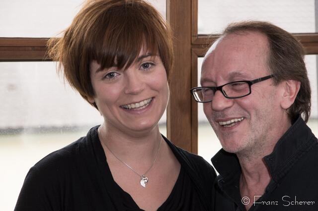 «Haute Coiffure» französischer Prägung in Berlin-Mitte -  beim Seminar in Friedberg gab Top-Friseur JeanLuc Paris viele Tipps und gestaltete beeindruckende Frisuren - Steffi mit pfiffigem Shortcut