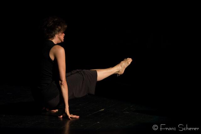Tanz für Jung und Alt - ein großes Programm präsentierte Angelika Cordes mit Schülern ihres Studios  Tanztreff Augsburg dem Publikum im ausverkauften Augsburger Kulturhaus Abraxas - Showtime mit Angelika Cordes