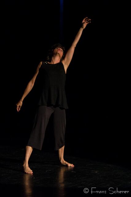Tanz für Jung und Alt - ein großes Programm präsentierte Angelika Cordes mit Schülern ihres Studios  Tanztreff Augsburg dem Publikum im ausverkauften Augsburger Kulturhaus Abraxas - Showtime mit Angelika Cordes