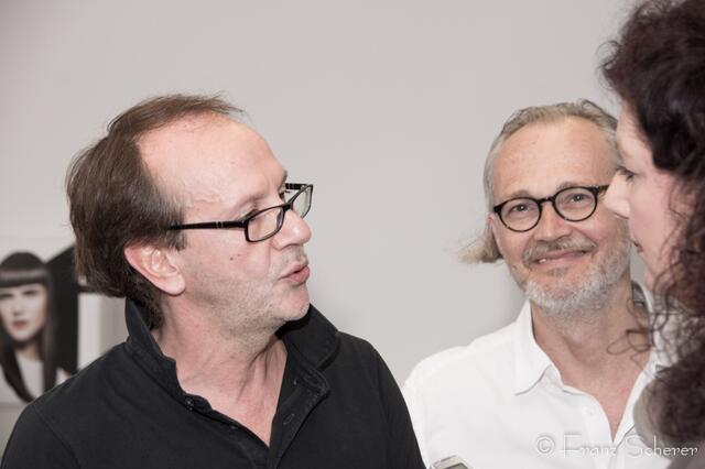 JeanLuc Paris (links) und Hair by Hugo-Chef Hugo Meckel im Gespräch mit myheimat-Reporterin Sabina Scherer