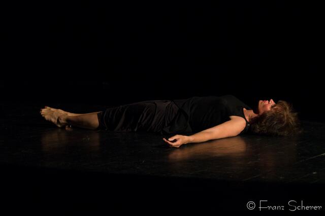 Tanz für Jung und Alt - ein großes Programm präsentierte Angelika Cordes mit Schülern ihres Studios  Tanztreff Augsburg dem Publikum im ausverkauften Augsburger Kulturhaus Abraxas - Showtime mit Angelika Cordes