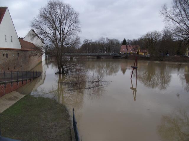 "Schön" ist das Hochwasser hier bestimmt nicht. Trotzdem hat Günther aus Donauwörth den Moment mit Hilfe der Kamera für die Ewigkeit festgehalten. Ob wir uns in zehn Jahren noch an das Hochwasser in Deutschland erinnern? | Foto: Günther Gierak