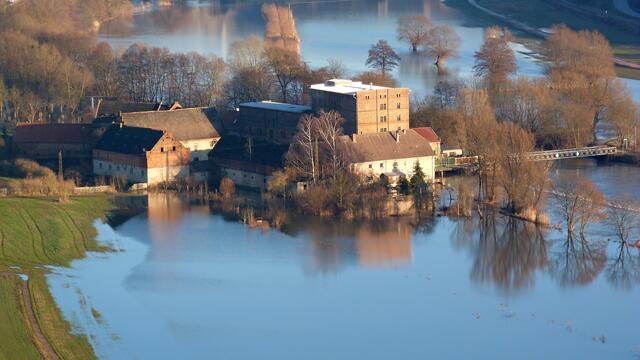 Eingeschlossen vom Wasser - das hat Ronny aus Laucha an der Unstrut mit seiner Kamera festgehalten. | Foto: Ronny Ullrich