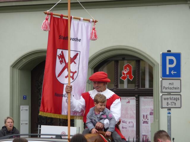 Sieg der „Schwachheit“ über die „Stärke“?