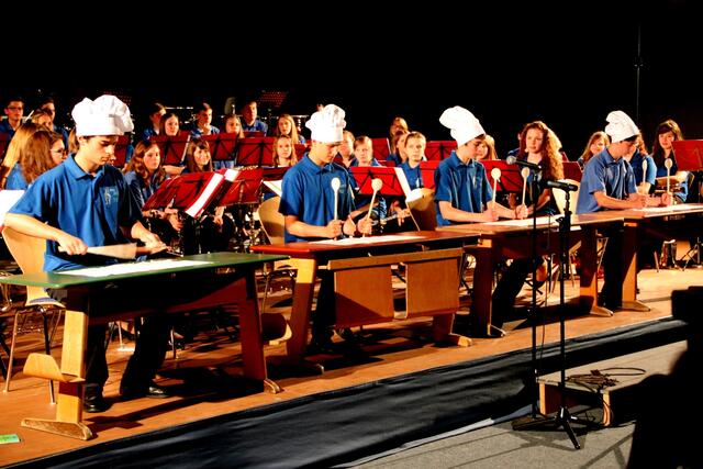 "Eine kleine Tischmusik" von Manfred Menken wurde von v.l. Fabian Braun, Philipp Ziegler, Tobias Havel und Mario Walz dargeboten.