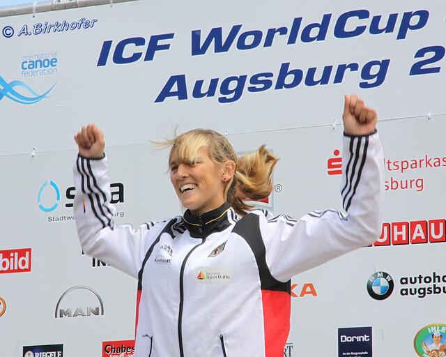 Jasmin Schornberg machte vor Freude zu ihrem 2. Platz einen Luftsprung