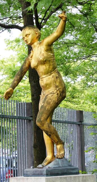 Figuren an der Nds. Landesvertretung