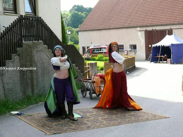 ...das tanzende Volk...