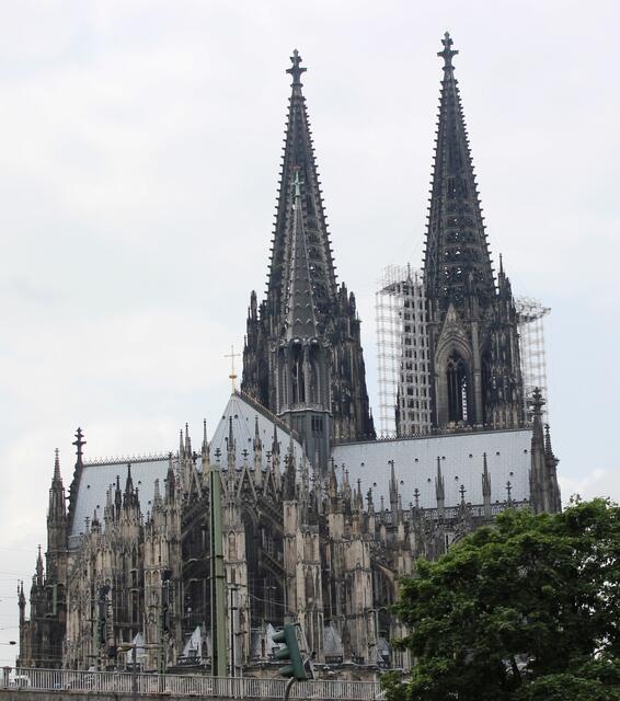 Der Kölner Dom vom Rhein aus aufgenommen