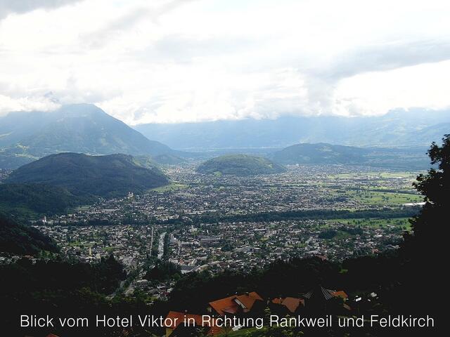 Blick vom Hotel Viktor in Richtung Feldkirch (ohne Gipfel)