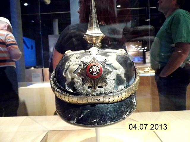 Helm als Ausstellungsstück