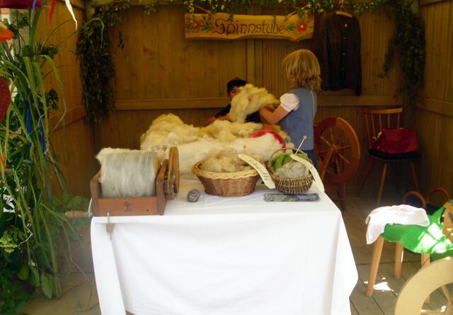 In der Spinnstube sind die zwei gerade alleine ;-))