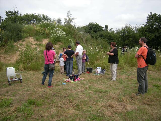 NABU-Gruppe Burgdorf bei der Pflege des Fledermausbunkers im Hohnhorstpark Lehrte.