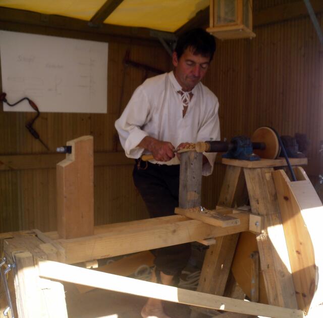 Mit Händen und Füßen wird hier gearbeitet