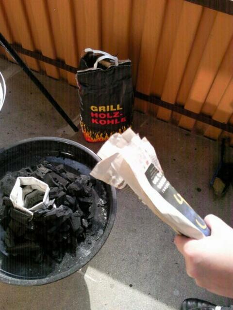 dann machst du dir eine Lunte,steckst sie an...