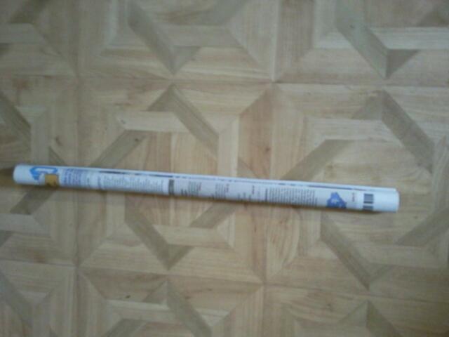 Dann macht man 4 bis 5 Würste aus Zeitungspapier