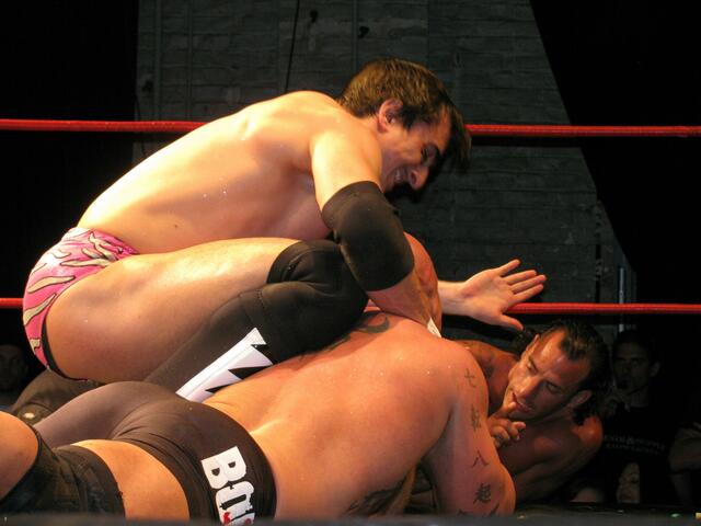 Emil Sitoci vs Bad Bones