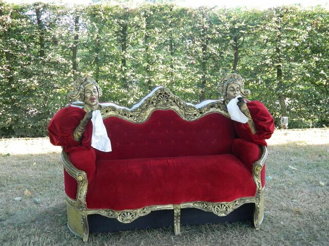 Ein Sofa zum Ausruhen? Die lebende Couch