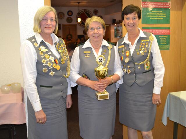 Drei Spitzenschützinnen aus Höver