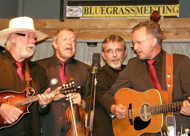Die Münchner Formation "Strictly Bluegrass" beim Bluegrass Meeting im Birkenried 2011