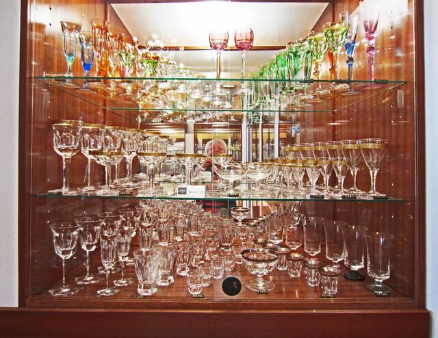 13.07.2013  Karlovy Vary - Karlsbad -  Tschechische Republik.
Ludwig Moser.                                                                   Ludwig Moser (1833-1916).
Glasveredelung Karlsbad.
Böhmisches Glas.
1857 gründete Ludwig Moser
seine Glasveredelung in Karlsbad.