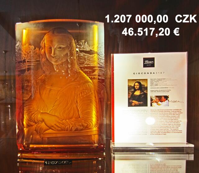 13.07.2013  Karlovy Vary - Karlsbad -  Tschechische Republik.
Ludwig Moser.                                                                   Ludwig Moser (1833-1916).
Glasveredelung Karlsbad.
Böhmisches Glas.
1857 gründete Ludwig Moser
seine Glasveredelung in Karlsbad.