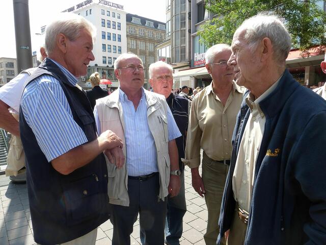 ..... ein Blick zum Neubau