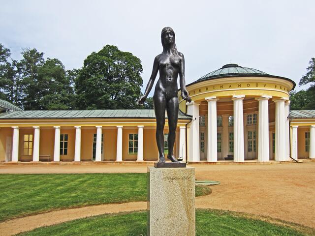 Mariánské Lázně - Marienbad.
Park Alfred-Alexandra.                                              Ferdinanduv Pramen.