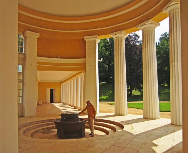 Mariánské Lázně - Marienbad.
Park Alfred-Alexandra.                                              Ferdinanduv Pramen.
