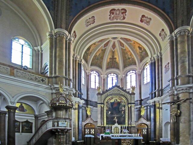 Mariánské Lázně - Marienbad. 
Die römisch-katholische Dekanatskirche                           Mariä Himmelfahrt. (1844-1848).
Neubyzantinischen Baustil.
Achteckiger Grundriss.