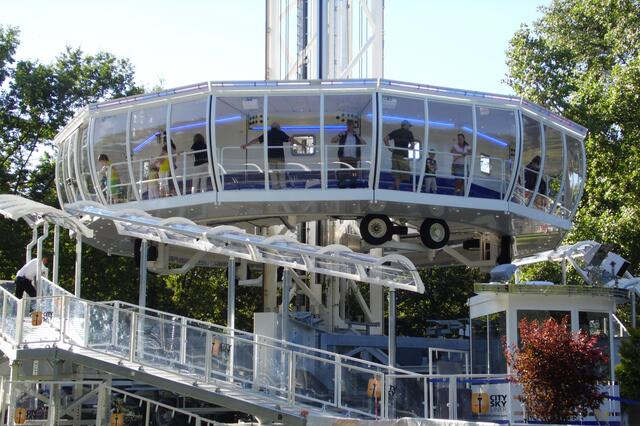 60 Personen finden im Skyliner Platz.